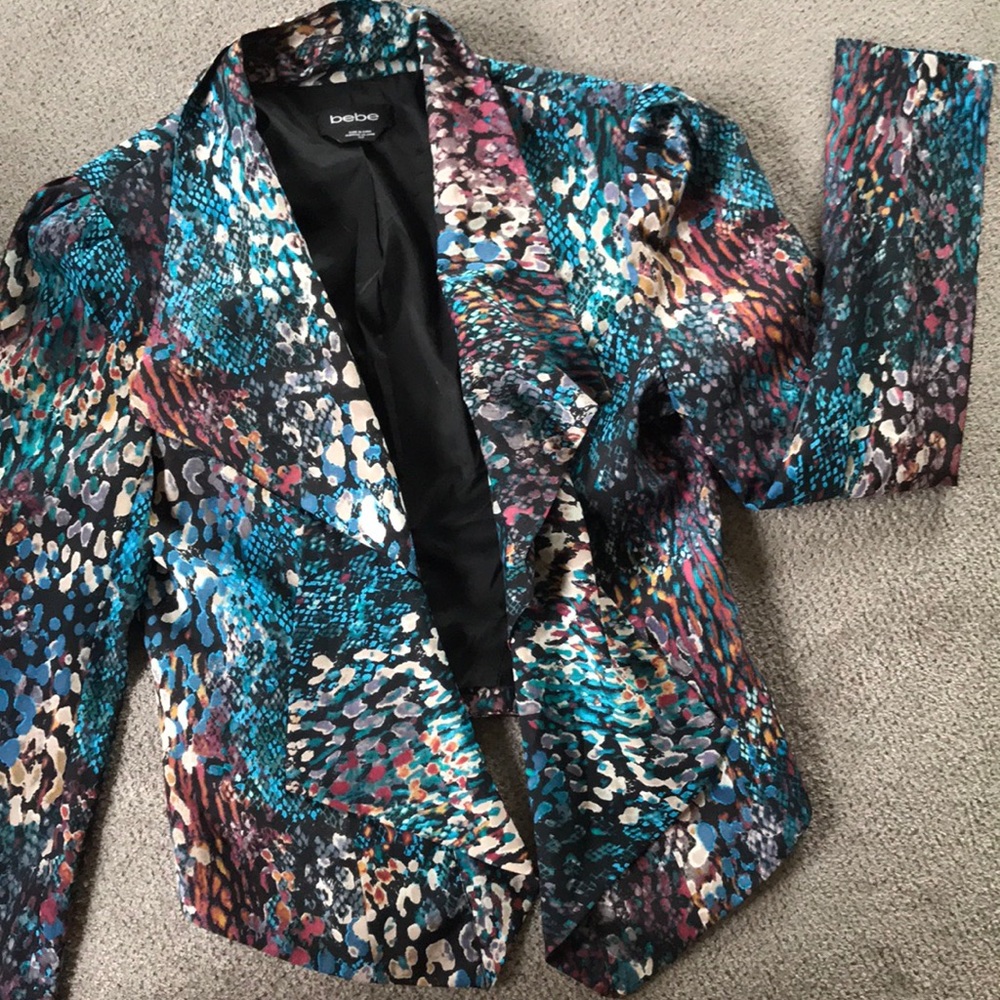 BEBE lightweight Blazer | snakeskin print